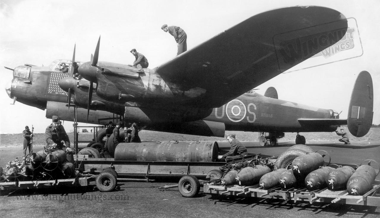 thumbnail image 2 of RESIN2detail 1/32 Scale Lancaster Super-Deluxe Resin Pilot's Seat & Control Column (32063SD) 2 of 6