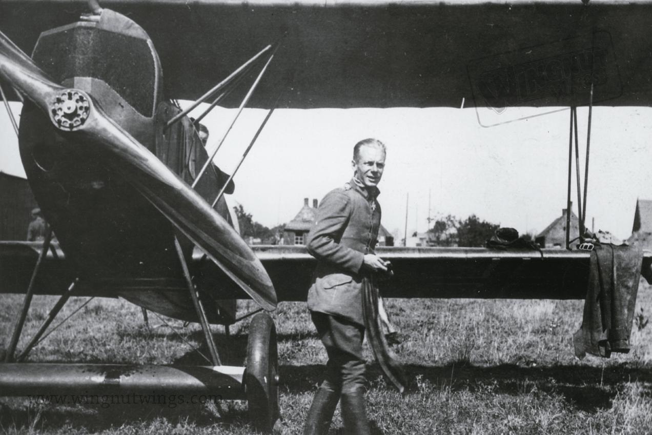 Fokker%20D.VII%20F%204253~18%20Jasta%204%20Ernst%20Udet%20(0811-036).jpg
