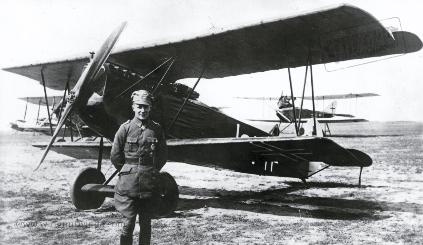 Fokker%20D.VII%20F%204253~18%20Jasta%204%20Ernst%20Udet%20(0811-037).jpg